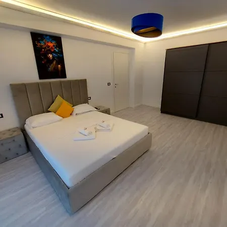 Mamaia Nord Front Sea View White Titanic *