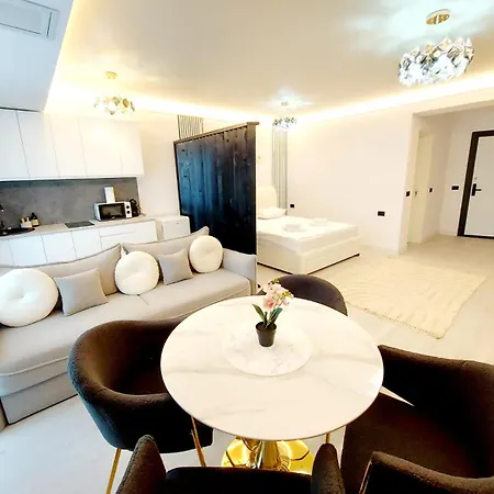 Mamaia Nord Front Sea View White Titanic