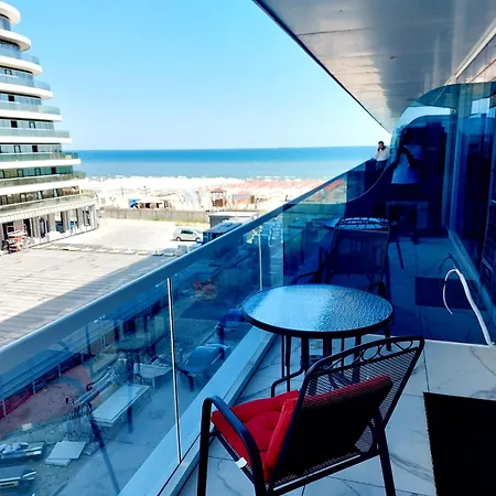 Mamaia Nord Front Sea View White Titanic 公寓