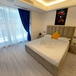 Mamaia Nord Front Sea View White Titanic Apartamento