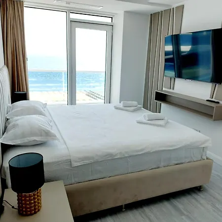 Mamaia Nord Front Sea View White Titanic Si Parcare Privata Navodari