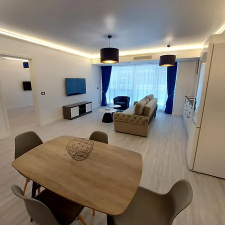 Mamaia Nord Front Sea View White Titanic