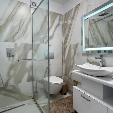 Apartment Mamaia Nord Front Sea View White Titanic Si Parcare Privata *