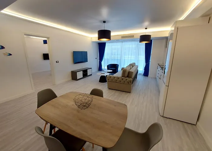 Mamaia Nord Front Sea View White Titanic