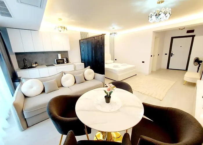 Mamaia Nord Front Sea View White Titanic